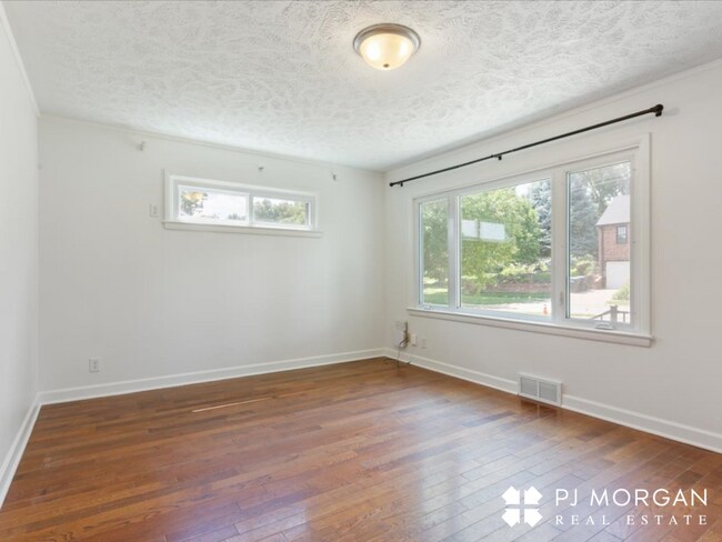 Foto del edificio - 3 bedroom , 2 bathroom House - Recently Up...