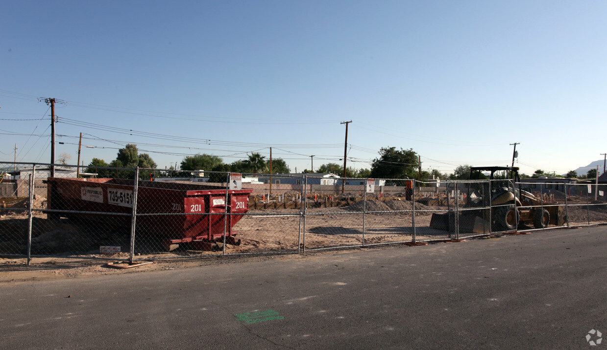 Primary Photo - Mojave Cedar Apartments
