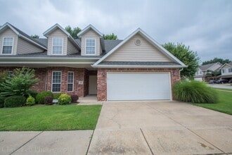 Building Photo - 485 S Pierremont Dr