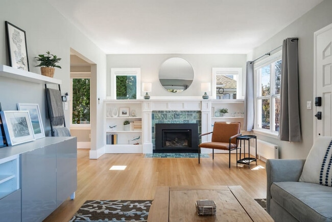 Foto del edificio - 7938 Densmore Ave N