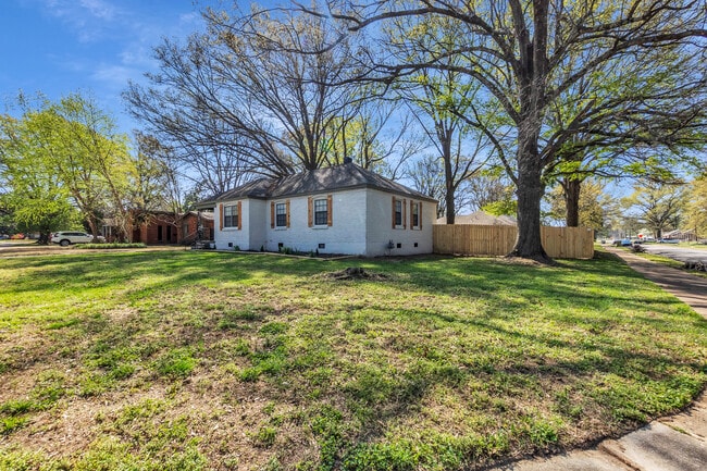 Foto del edificio - 4895 Helene Rd