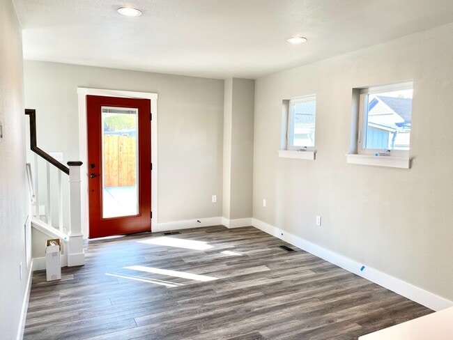 Building Photo - Modern Home in Heart of Old Town Fort Collins!