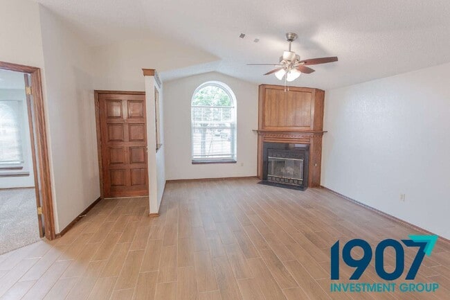 Foto del edificio - 2102 Briarcliff Dr