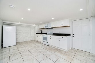 Building Photo - 57 S 6th St