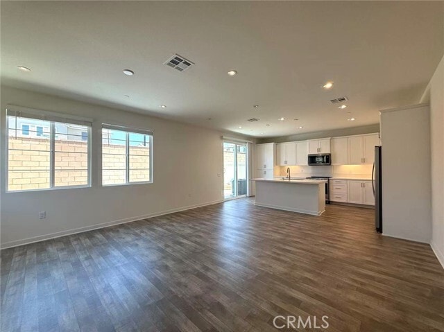 Building Photo - 16040 Olivas Ln