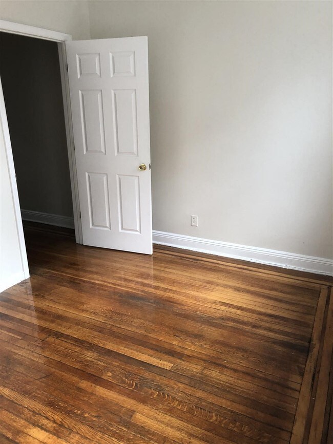 Foto del edificio - 14 Kensington Ave