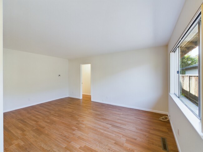 Foto del edificio - 949 Miller Ave