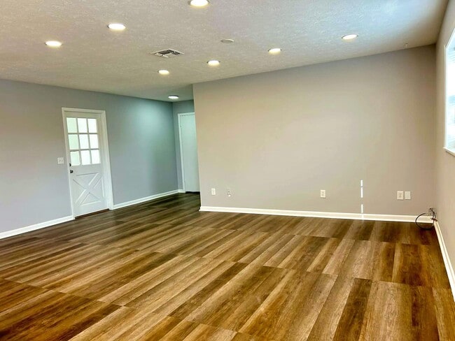 Building Photo - 341 Central Ave