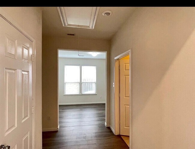 Building Photo - 28519 Willow Orchard Ln
