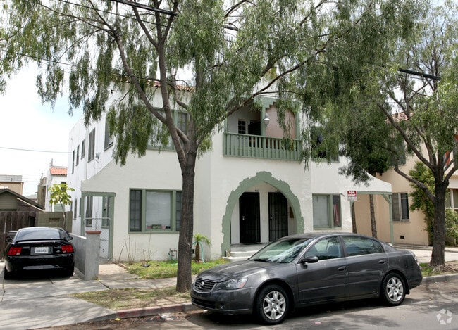 Building Photo - 432-446 Walnut Avenue