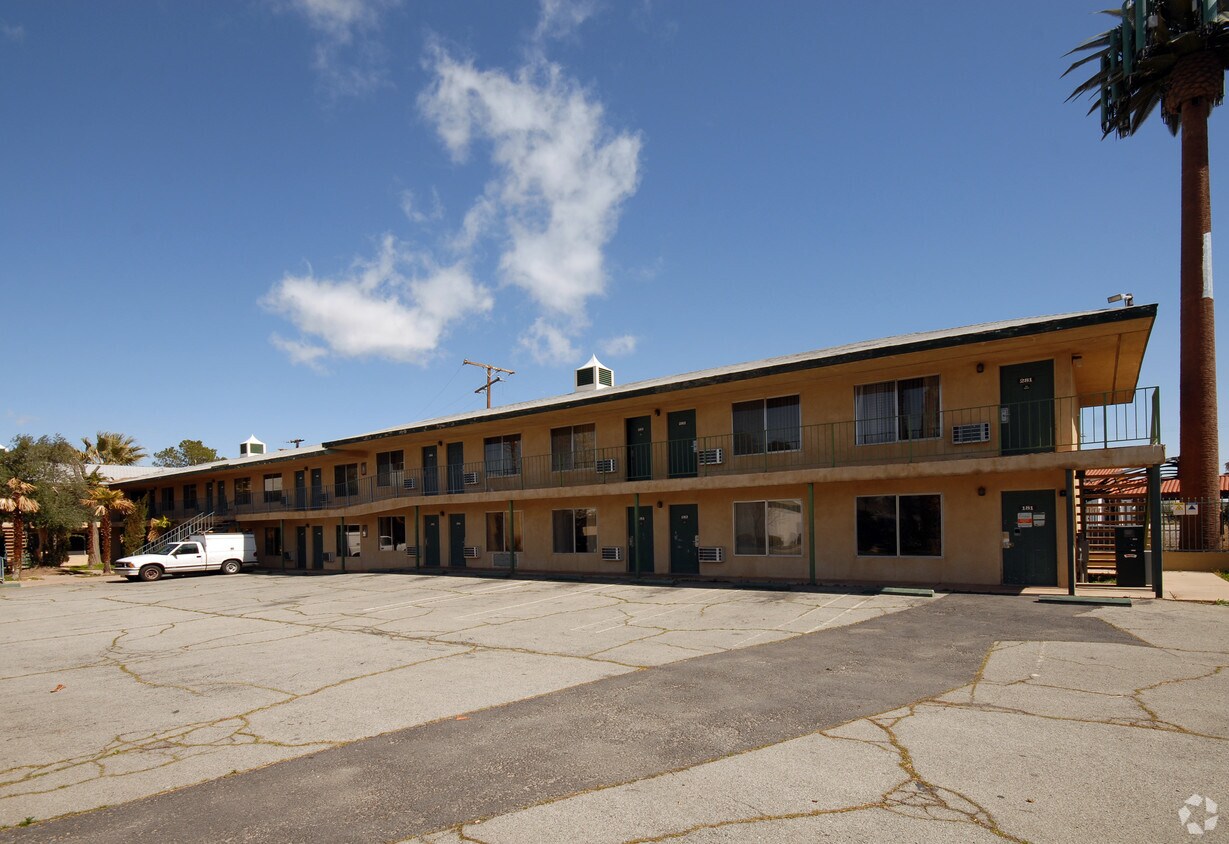 Primary Photo - Apartments