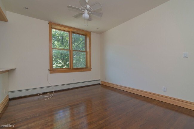 Building Photo - 3 br, 1 bath  - 463 Lincoln Pl