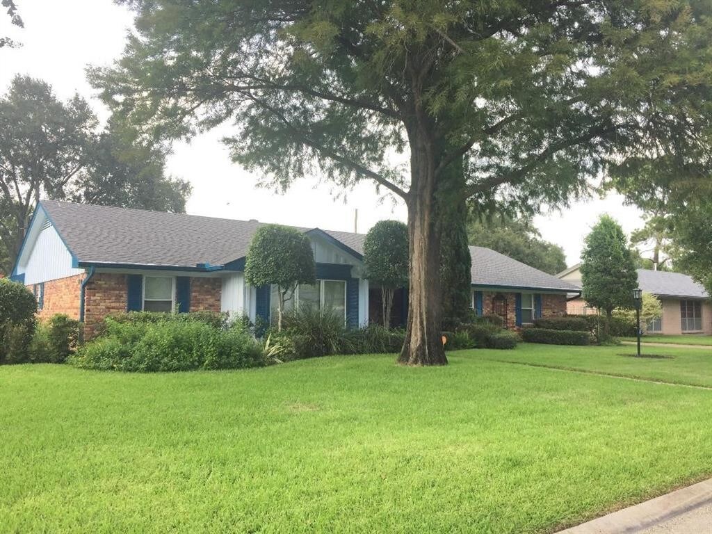 Foto principal - 4846 Knickerbocker St