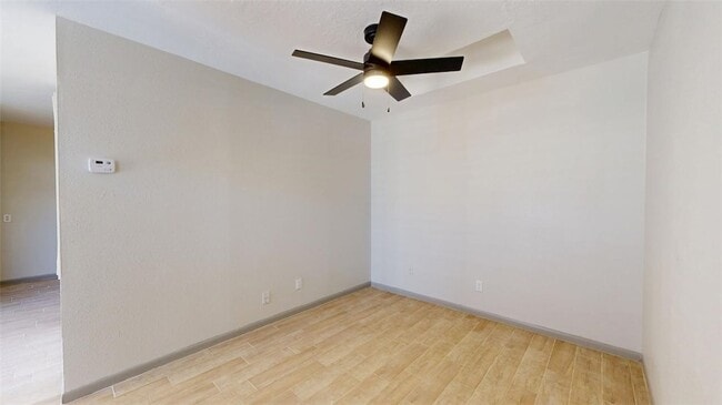 Photo - 725 Peppertree Dr Apartment