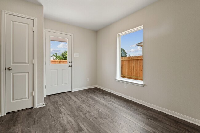 Foto del edificio - 372 Fastboy Ln