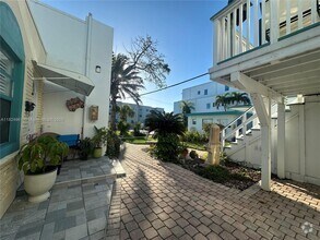Building Photo - 4249 Bougainvilla Dr