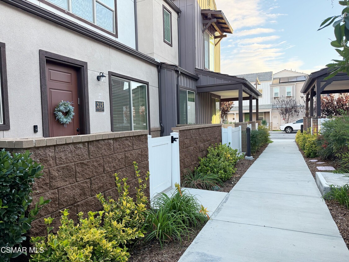 Primary Photo - 215 Red Brick Dr