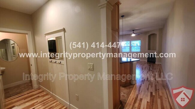 Building Photo - 1234 Fruitdale Dr
