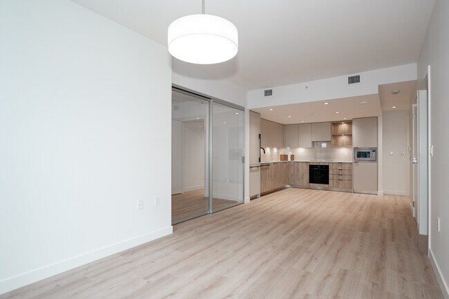 Photo du bâtiment - 526-755 Harbourside