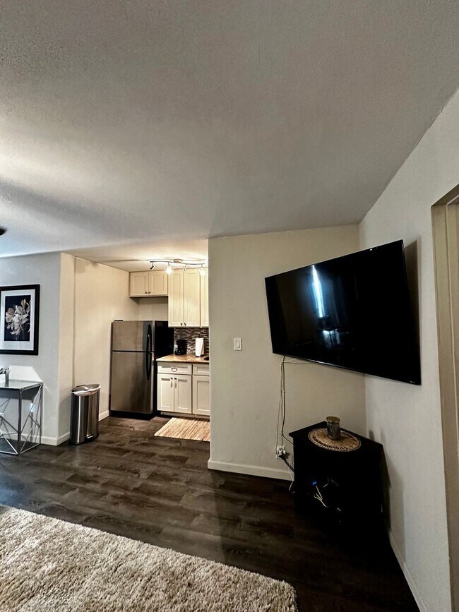 Foto del edificio - Furnished 2 Bed, 1 Bath Condo, at Honokowa...