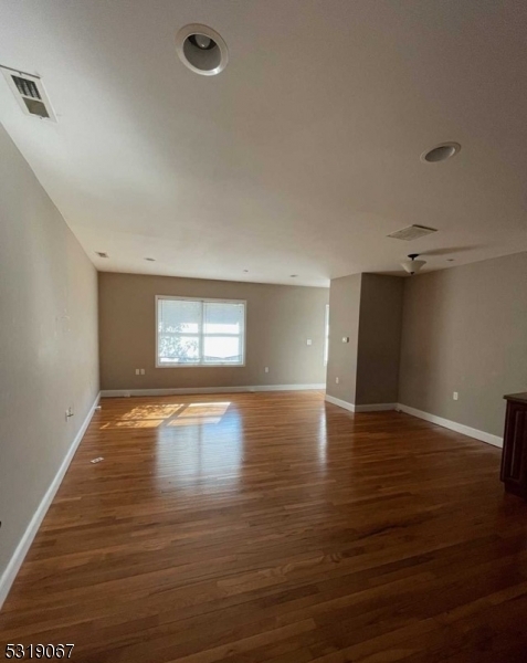 Foto principal - 237 Closter Dock Rd
