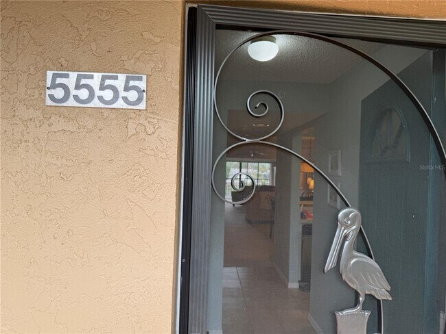 Foto del edificio - 5555 Ashton Lake Dr