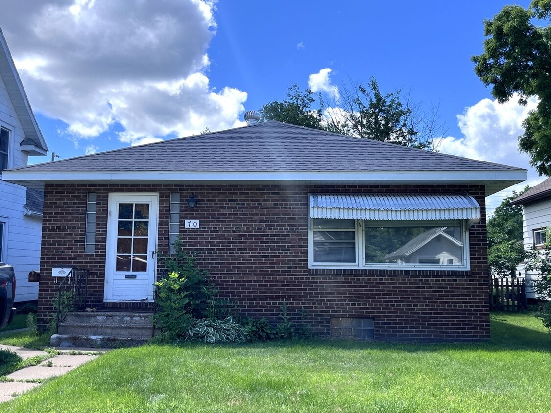 710 Fleming Ave, Eau Claire, WI 54701 House Rental in Eau Claire, WI
