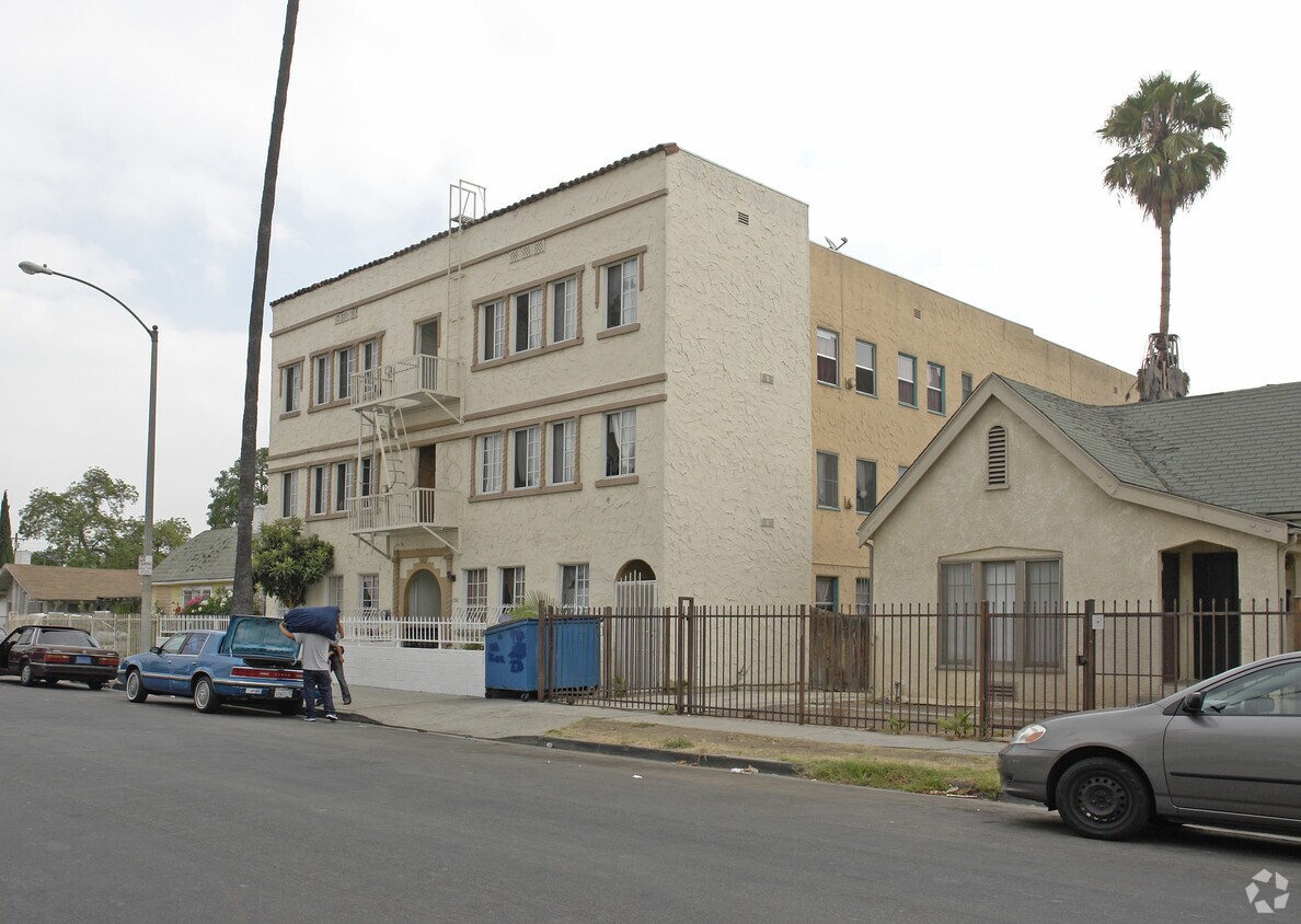 Foto del edificio - 152 N Alexandria Ave