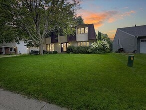 Building Photo - 5801 W 99th St
