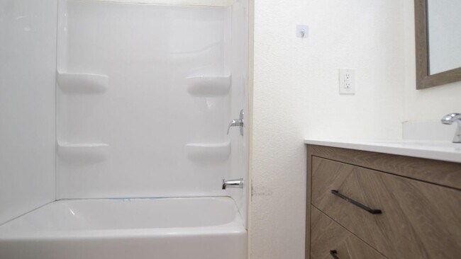 Foto del edificio - 334 N 83rd St