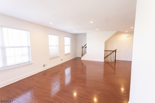 Foto del edificio - 49 Cornerstone Ln