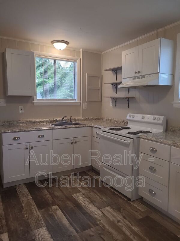 Foto del edificio - 564 Julian Rd