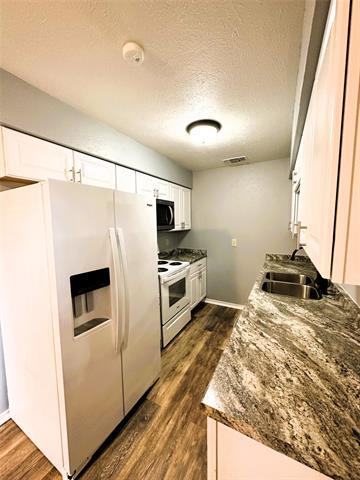 Building Photo - 101 Redbud Ct