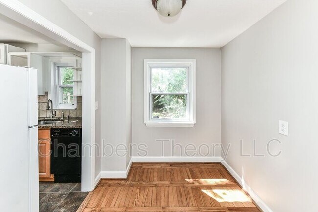 Building Photo - 3208 9th St S