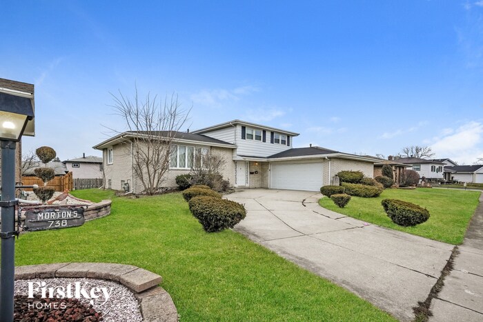 Foto principal - 744 194th St