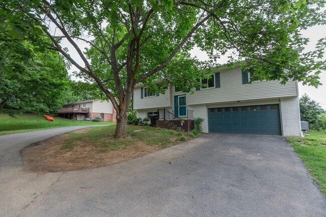 Building Photo - 4 Bed, 2.5 Bath Single Family Home in Winc...