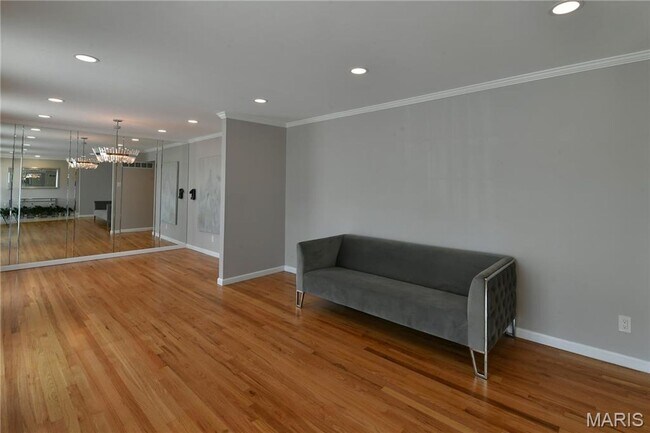 Foto del edificio - 965 Orchard Lakes Dr