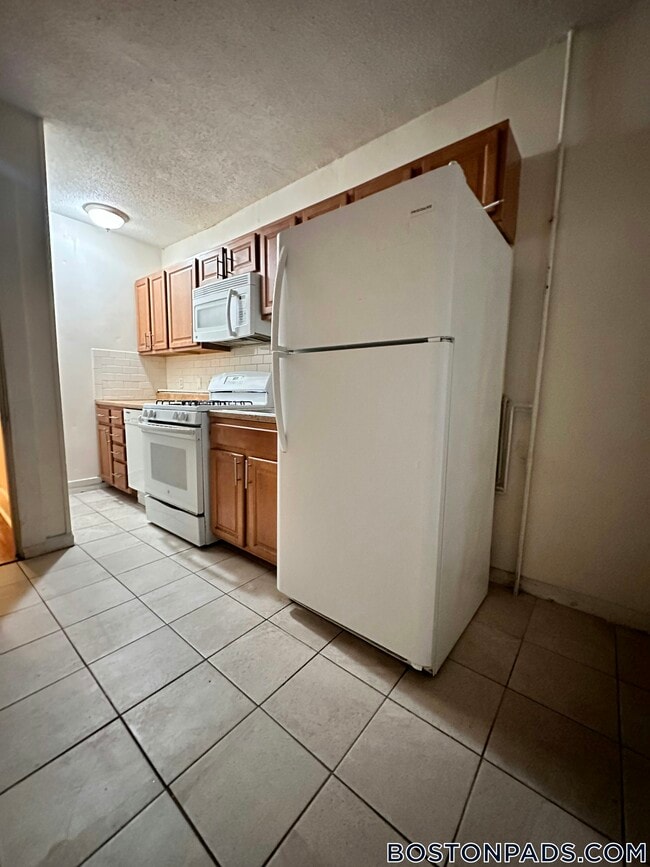 Building Photo - 15 Barrows St