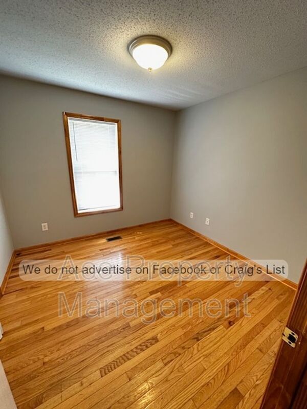 Building Photo - 413 Maple Ave