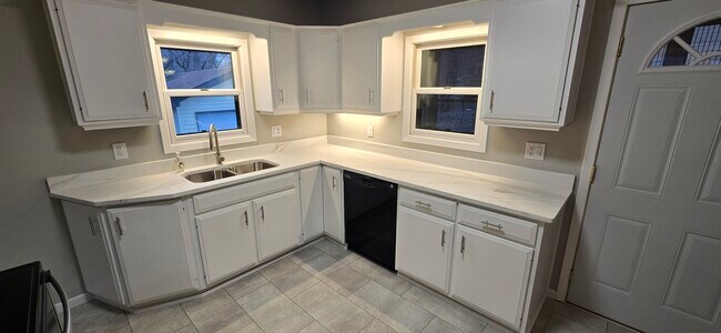 Foto del edificio - 1015 E Eldorado St