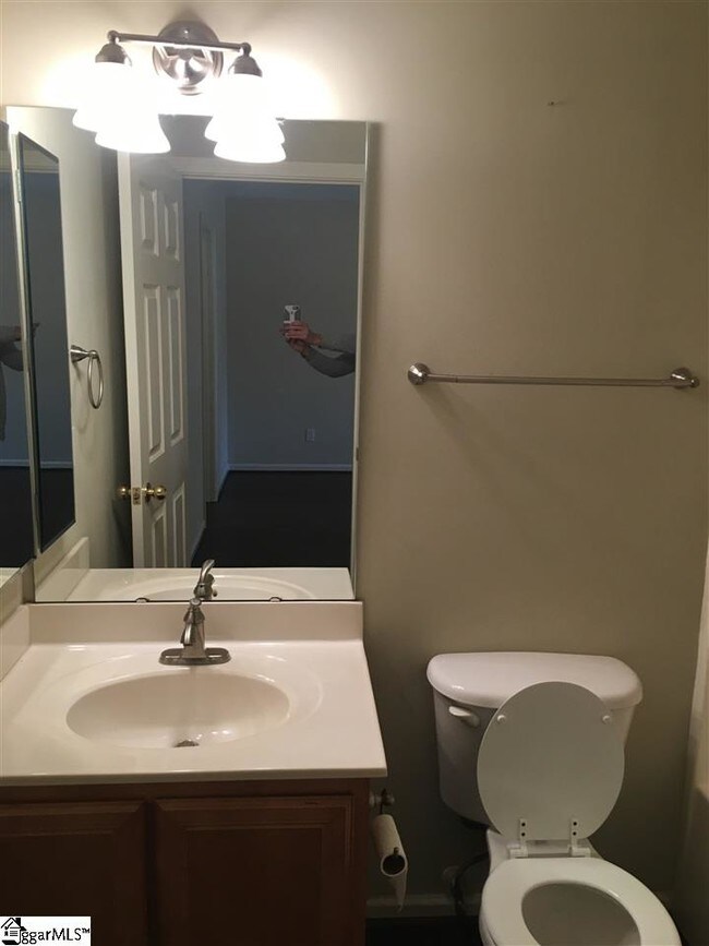 Building Photo - 401 Canewood Pl