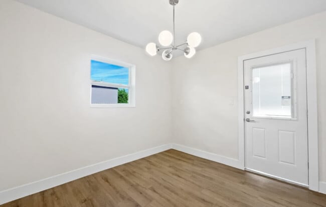 Foto del edificio - 2421 NW 152nd St