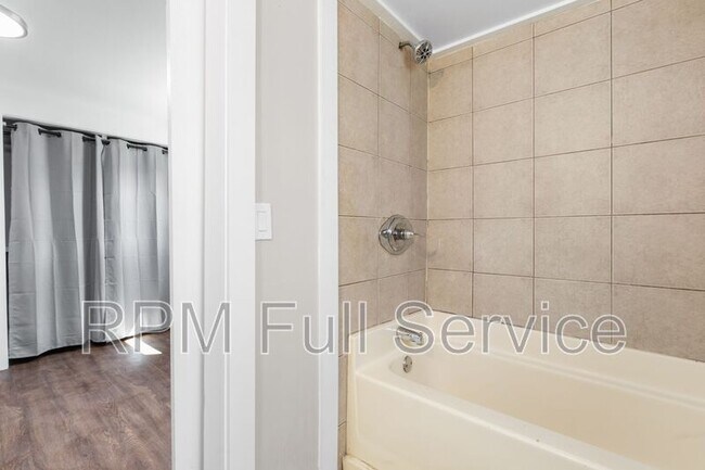Foto del edificio - 325 54th Ave N