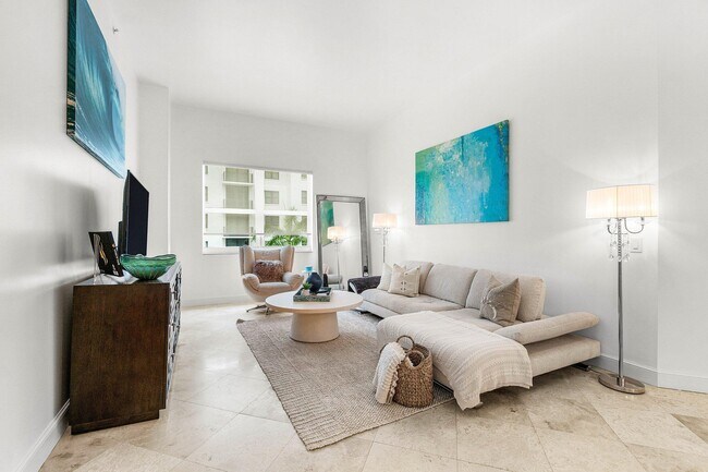 Foto del edificio - 99 SE Mizner Blvd