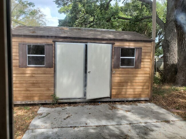 Building Photo - Nice home FOR RENT in St Pete