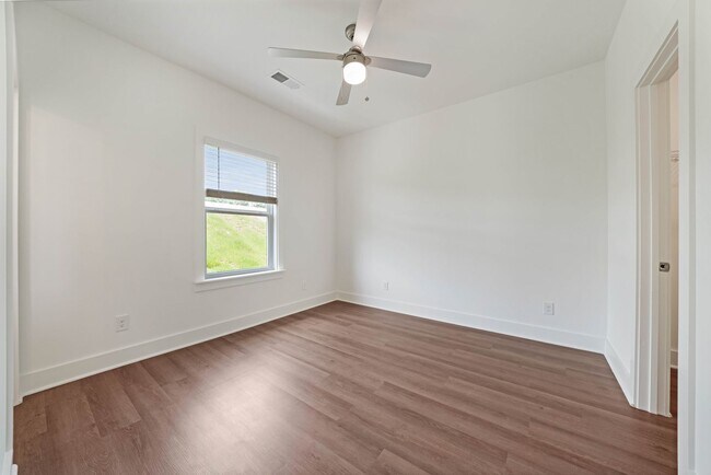 Foto del edificio - New Construction - 2 Bedroom Home in Premi...