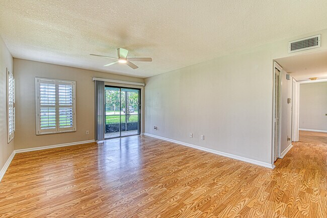 Building Photo - 950 S Kanner Hwy