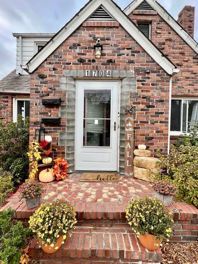 Building Photo - 2BD/1BA Brick Home in Cul-de-sac!