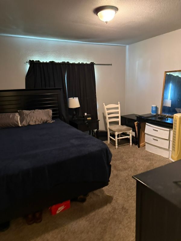 Foto del edificio - 1335 W 23rd St