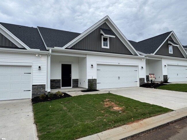 Building Photo - 325 Gooding Trl